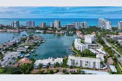 400 Park Shore Dr #302, Naples, FL 34103 - Photo 2