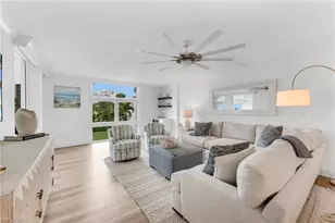 400 Park Shore Dr, Naples, FL 34103 - Photo 4