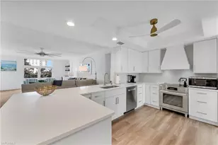 400 Park Shore Dr, Naples, FL 34103 - Photo 6