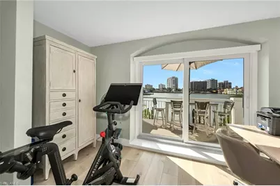 4045 Crayton Rd, Naples, FL 34103 - Photo 14