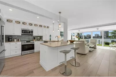 4045 Crayton Rd, Naples, FL 34103 - Photo 8