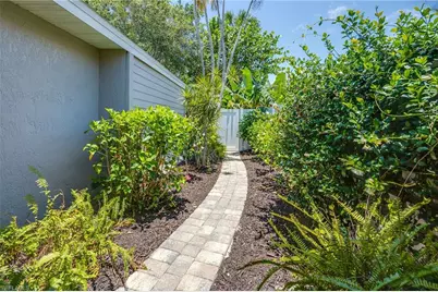 816 102nd Ave N, Naples, FL 34108 - Photo 22