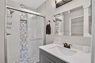 209 Robin Hood Cir, Naples, FL 34104 - Photo 10