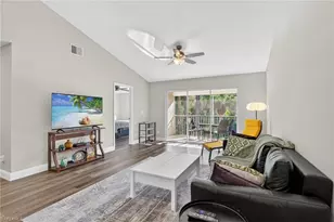 209 Robin Hood Cir, Naples, FL 34104 - Photo 4