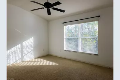 1044 Sleepy Oak Dr, Zephyrhills, FL 33543 - Photo 16