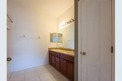 1044 Sleepy Oak Dr, Zephyrhills, FL 33543 - Photo 14