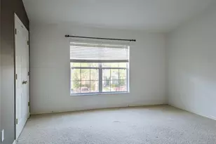 1044 Sleepy Oak Dr, Zephyrhills, FL 33543 - Photo 12