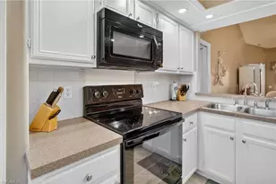 13046 Amberley Ct, Bonita Springs, FL 34135 - Photo 10