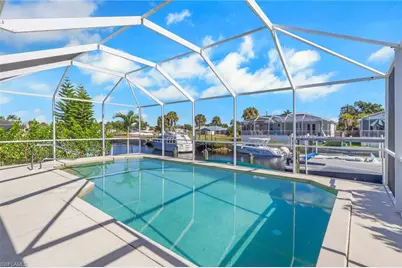 2082 E Tobago Cir, Fort Myers, FL 33905 - Photo 32