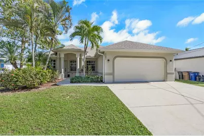 2082 E Tobago Cir, Fort Myers, FL 33905 - Photo 2