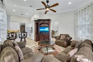 1345 Mariposa Cir, Naples, FL 34105 - Photo 12