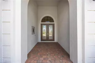 8950 Shenendoah Cir, Naples, FL 34113 - Photo 2