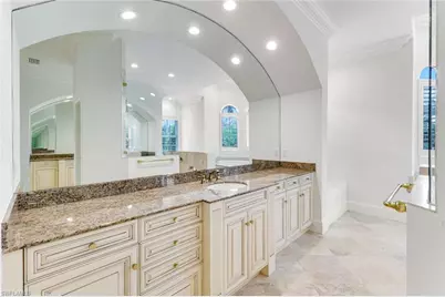 384 Mooringline Dr, Naples, FL 34102 - Photo 16