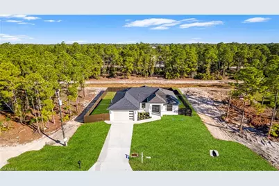 521 Allison St E, Lehigh Acres, FL 33974 - Photo 2