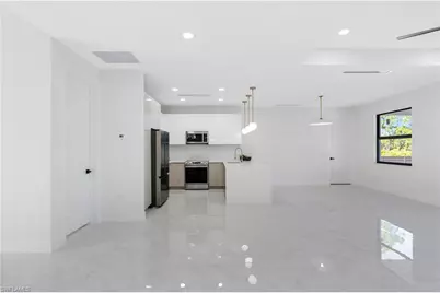 521 Allison St E, Lehigh Acres, FL 33974 - Photo 10