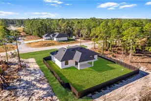 521 Allison St E, Lehigh Acres, FL 33974 - Photo 4