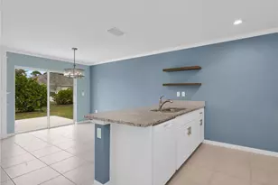 731 Hadley Pl W, Naples, FL 34104 - Photo 14