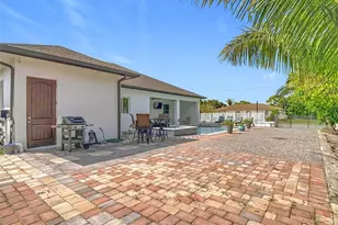 1806 41st St SW, Naples, FL 34116 - Photo 2