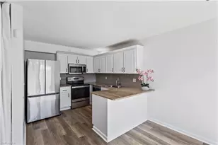 4001 Sandlewood Ln, Fort Myers, FL 33907 - Photo 8