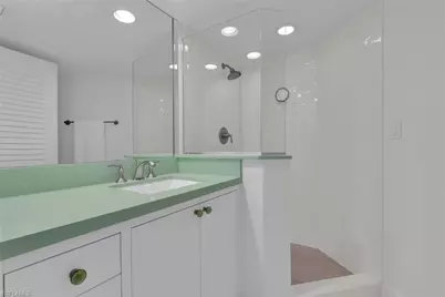 4901 Gulf Shore Blvd N #201, Naples, FL 34103 - Photo 18