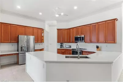 657 Soliel Dr, Naples, FL 34110 - Photo 6
