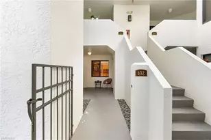 592 Beachwalk Cir, Naples, FL 34108 - Photo 4