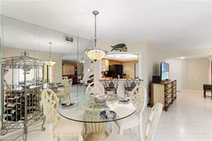 592 Beachwalk Cir, Naples, FL 34108 - Photo 12