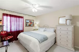 592 Beachwalk Cir, Naples, FL 34108 - Photo 18