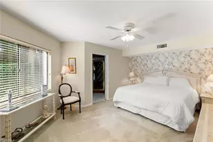 592 Beachwalk Cir, Naples, FL 34108 - Photo 14