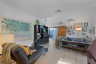 1337 Solana Rd, Naples, FL 34103 - Photo 4