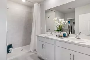 2020 NE 5th Pl, Cape Coral, FL 33909 - Photo 14