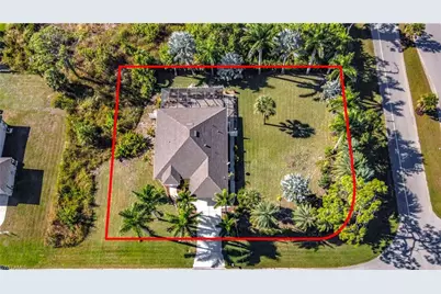 103 Wahoo Dr, Rotonda West, FL 33947 - Photo 2