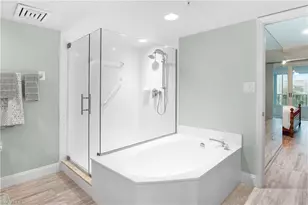 21 Bluebill Ave, Naples, FL 34108 - Photo 24