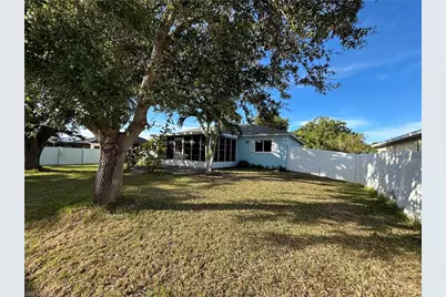 26 SW 19th Ln, Cape Coral, FL 33991 - Photo 16