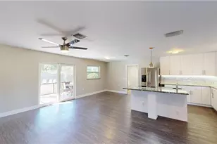 27514 Playa Del Rey Ln, Bonita Springs, FL 34135 - Photo 4