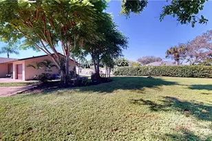 27514 Playa Del Rey Ln, Bonita Springs, FL 34135 - Photo 34