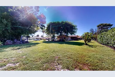 27514 Playa Del Rey Ln, Bonita Springs, FL 34135 - Photo 38