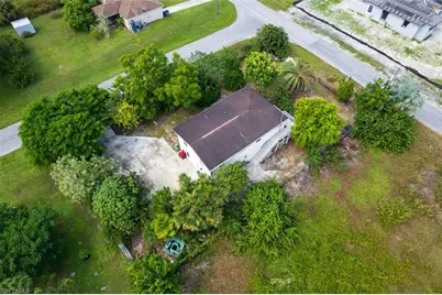2727 48th St SW, Lehigh Acres, FL 33976 - Photo 4