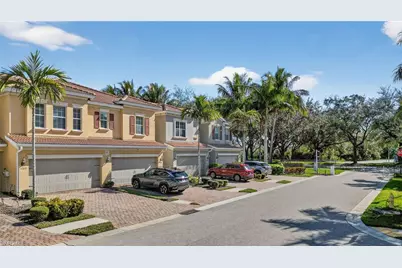12617 Laurel Cove Dr, Fort Myers, FL 33913 - Photo 2