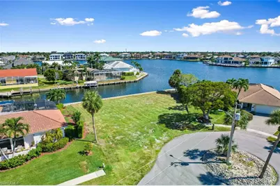 950 Plum Ct, Marco Island, FL 34145 - Photo 4