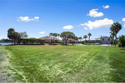 950 Plum Ct, Marco Island, FL 34145 - Photo 10