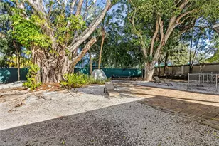 2563 Weeks Ave, Naples, FL 34112 - Photo 22