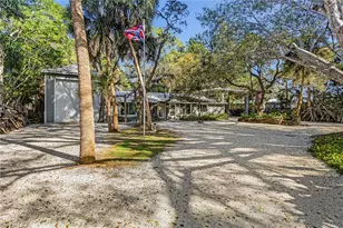 2563 Weeks Ave, Naples, FL 34112 - Photo 4