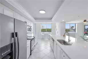 25 Bluebill Ave, Naples, FL 34108 - Photo 10