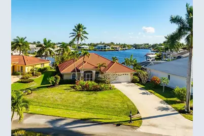 127 Newport Dr, Naples, FL 34114 - Photo 1