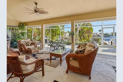 127 Newport Dr, Naples, FL 34114 - Photo 8