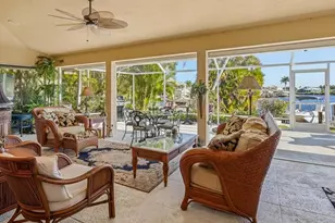 127 Newport Dr, Naples, FL 34114 - Photo 8