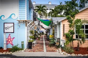 160 Palm St, Marco Island, FL 34145 - Photo 38