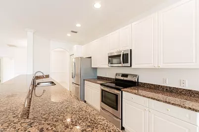 2103 Crestview Way, Naples, FL 34119 - Photo 10