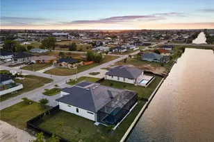 109 NE 5th Terrace, Cape Coral, FL 33909 - Photo 4